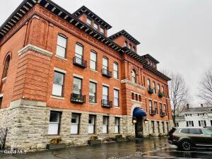 77 Van Dam Street Saratoga Springs, NY 12866