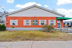 48 Lincoln Avenue Saratoga Springs, NY 12866