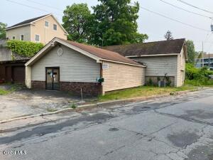 152 Henry Street Saratoga Springs, NY 12866