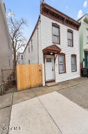 397 10th Street Troy, NY 12180