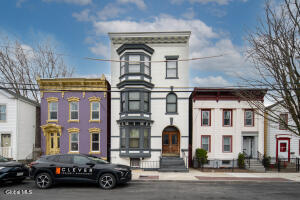 318 1st Street Troy, NY 12180