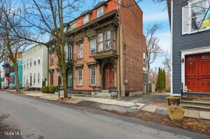 109 Front Street Schenectady, NY 12305