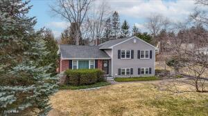 11 Gregory Lane Loudonville, NY 12211