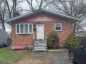 349 Gifford Road Schenectady, NY 12304