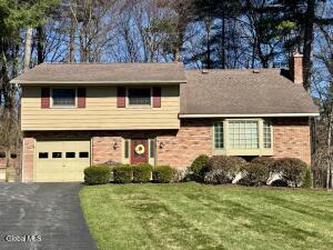 13 Arnold Drive Clifton Park, NY 12065