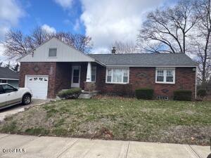 33 Cromer Avenue Schenectady, NY 12304
