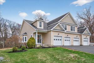 29 Jordan Point Drive Troy, NY 12180