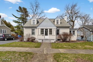 15 Irving Road Scotia, NY 12302