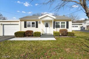 62 Mary Hadge Drive Schenectady, NY 12309