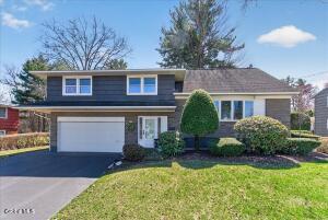1081 Manas Drive Schenectady, NY 12303