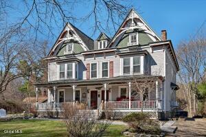 127 Font Grove Road Slingerlands, NY 12159