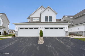 39 Wardley Circle Cohoes, NY 12047