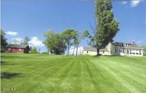 15 Loneoak Lane Petersburgh, NY 12138
