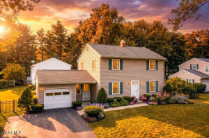 21 Huntwood Drive Clifton Park, NY 12065