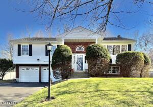 11 Petticoat Lane Troy, NY 12180