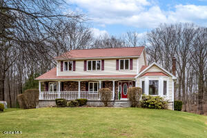 42 Deer Run Hollow Halfmoon, NY 12065