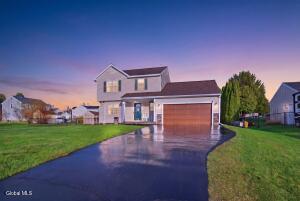 208 Springdale Way Schenectady, NY 12306