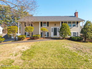 4 Wertman Lane Loudonville, NY 12211