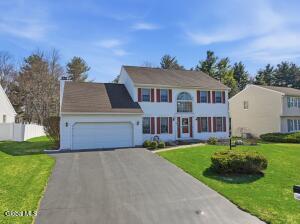 24 Squire Road Schenectady, NY 12304