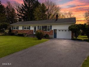 17 Plaid Place Clifton Park, NY 12065