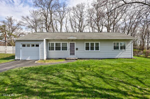 19 Stirrup Drive Colonie, NY 12205