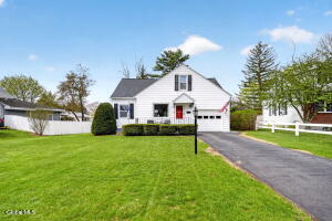 32 Puritan Drive Rotterdam, NY 12306
