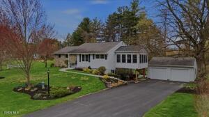 43 Meadowview Drive Queensbury, NY 12804
