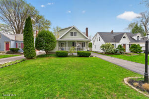1528 Myron Street Niskayuna, NY 12309