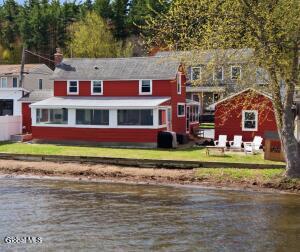 18 Shore Avenue Saratoga Springs, NY 12866