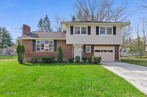 6 St Thomas Lane Schenectady, NY 12304