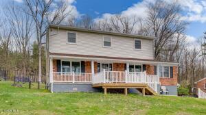 8 Pinewood Drive Glenville, NY 12302