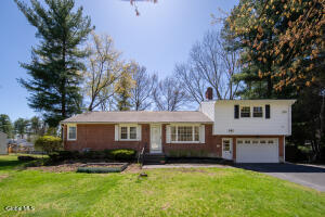 141 Birchwood Drive Schenectady, NY 12303