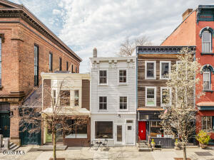 323 Warren Street Hudson, NY 12534