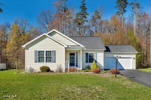 18 Kelly Lane Halfmoon, NY 12065