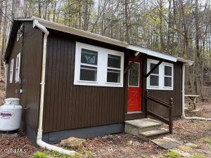 49 Lowerre Lane Cornwallville, NY 12418
