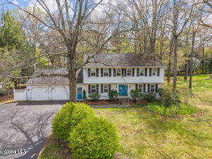 34 Axbridge Lane Delmar, NY 12054