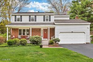 8A Jean Place Schenectady, NY 12303