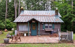 33 Chuckwagon Drive Lake Luzerne, NY 12846