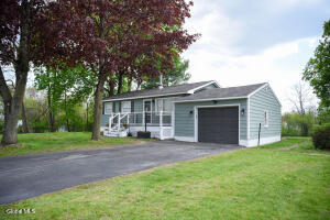3 Uncas Drive Glenville, NY 12302