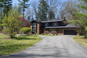 15 Roberts Lane Saratoga Springs, NY 12866