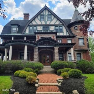 56 Union Avenue Saratoga Springs, NY 12866