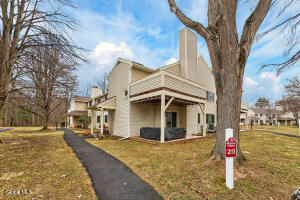 213 Grenadier Court Halfmoon, NY 12065