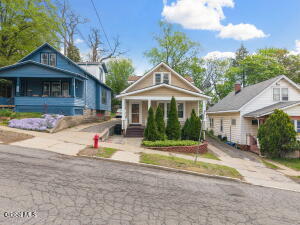 122 Snowden Avenue Schenectady, NY 12304