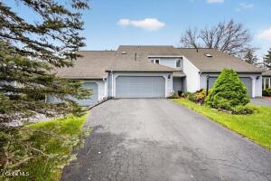 63 Constitution Court Glenmont, NY 12077
