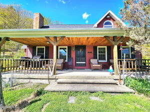 45 Jess Maxon Road Petersburgh, NY 12138