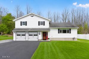 11 Dania Drive Hagaman, NY 12086