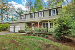 24 Huntwood Drive Clifton Park, NY 12065