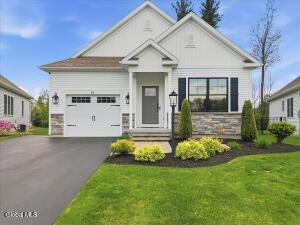 43 Bradley Circle Halfmoon, NY 12065