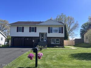 6 Rolling Hills Road Colonie, NY 12309