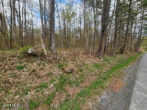 L 27 NY 2 Grafton, NY 12082